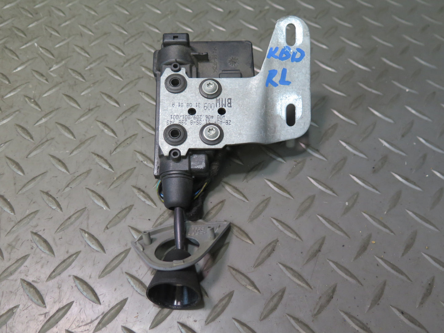 01-06 BMW E46 M3 Rear Left & Right Quarter Window Regulator Motor Bracket Set