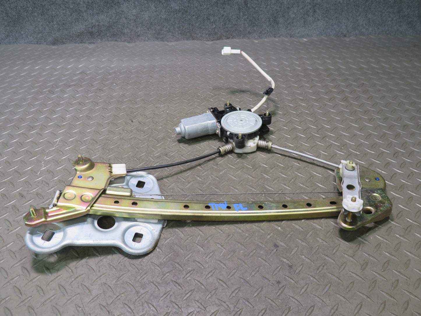 00-05 Toyota MR2 Spyder ZZW30L Left Door Window Regulator w Motor OEM