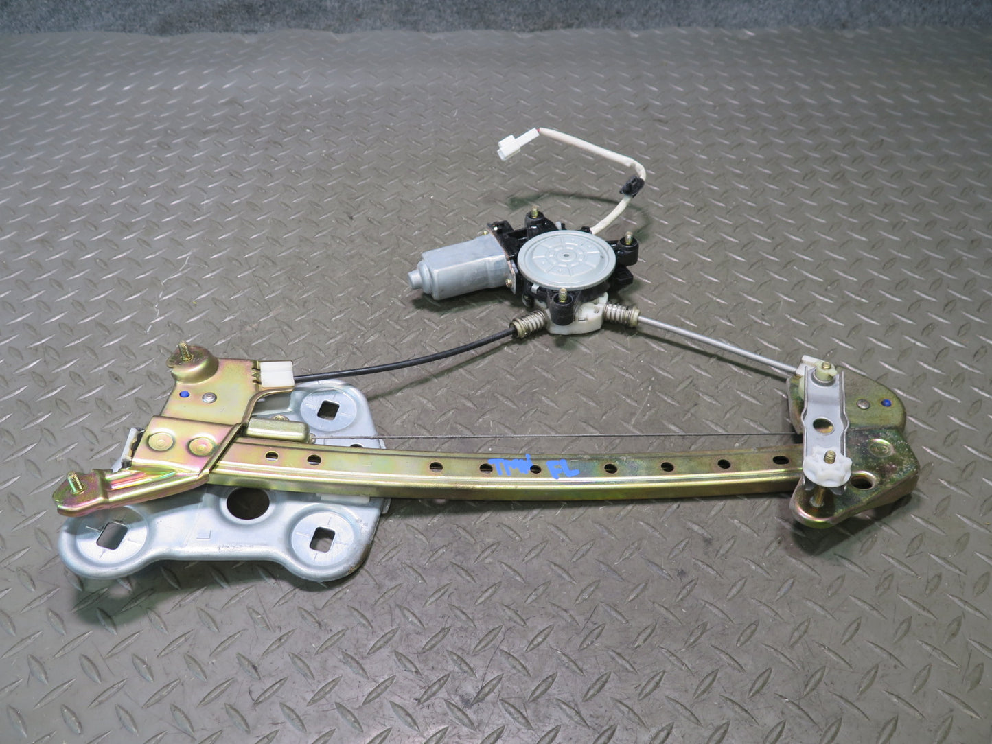 00-05 Toyota MR2 Spyder ZZW30L Left Door Window Regulator w Motor OEM