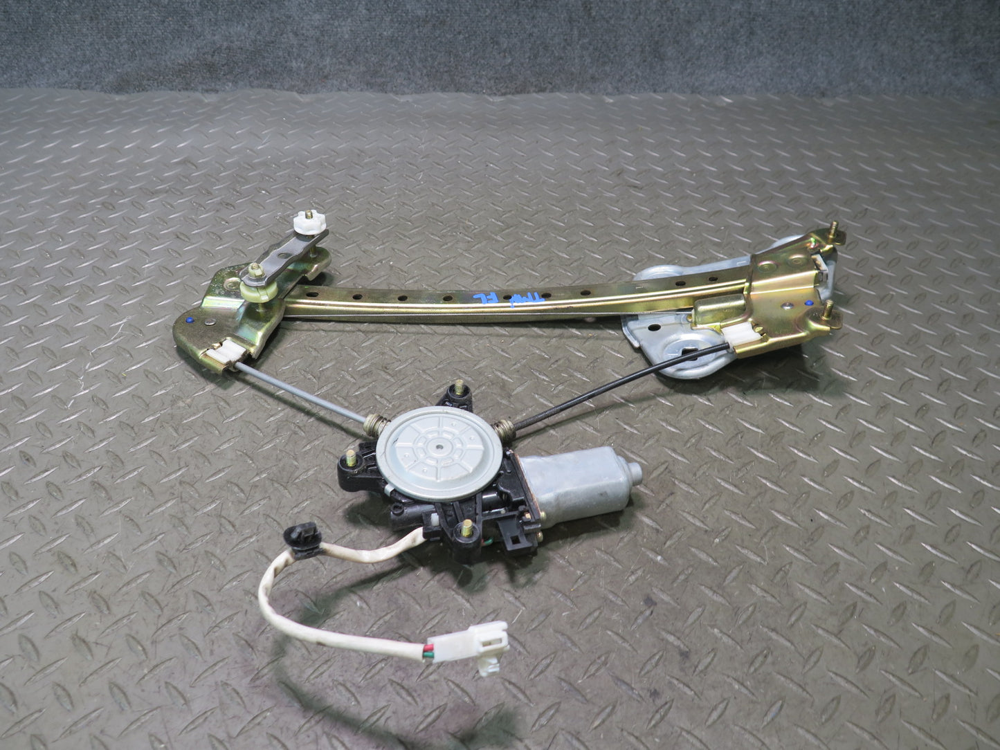 00-05 Toyota MR2 Spyder ZZW30L Left Door Window Regulator w Motor OEM