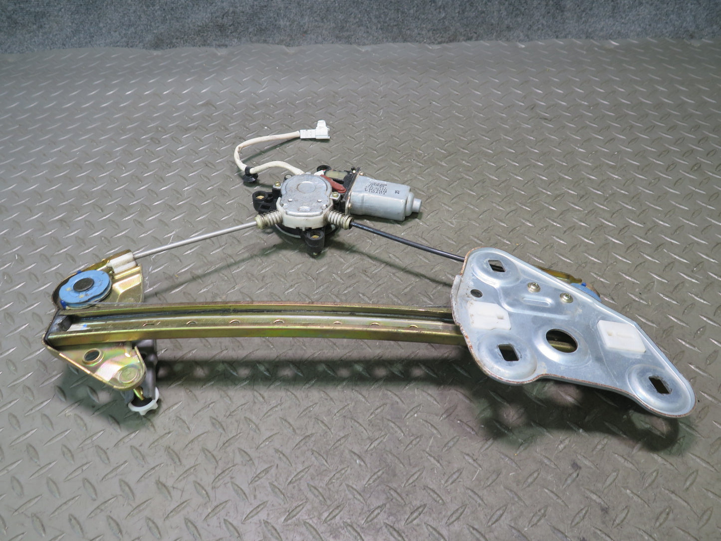 00-05 Toyota MR2 Spyder ZZW30L Left Door Window Regulator w Motor OEM