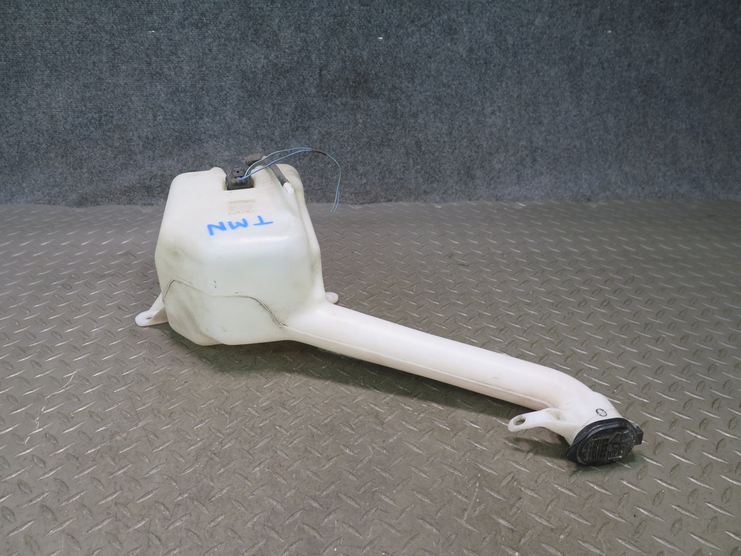 00-05 Toyota MR2 Spyder ZZW30L Windshield Washer Fluid Reservoir Tank w Pump OEM