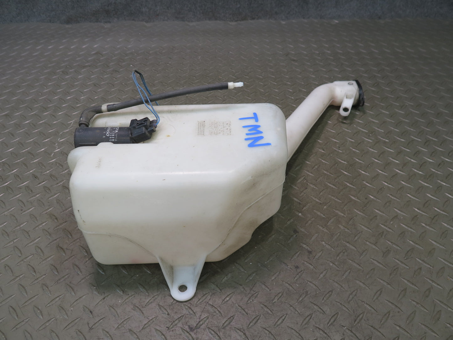 00-05 Toyota MR2 Spyder ZZW30L Windshield Washer Fluid Reservoir Tank w Pump OEM