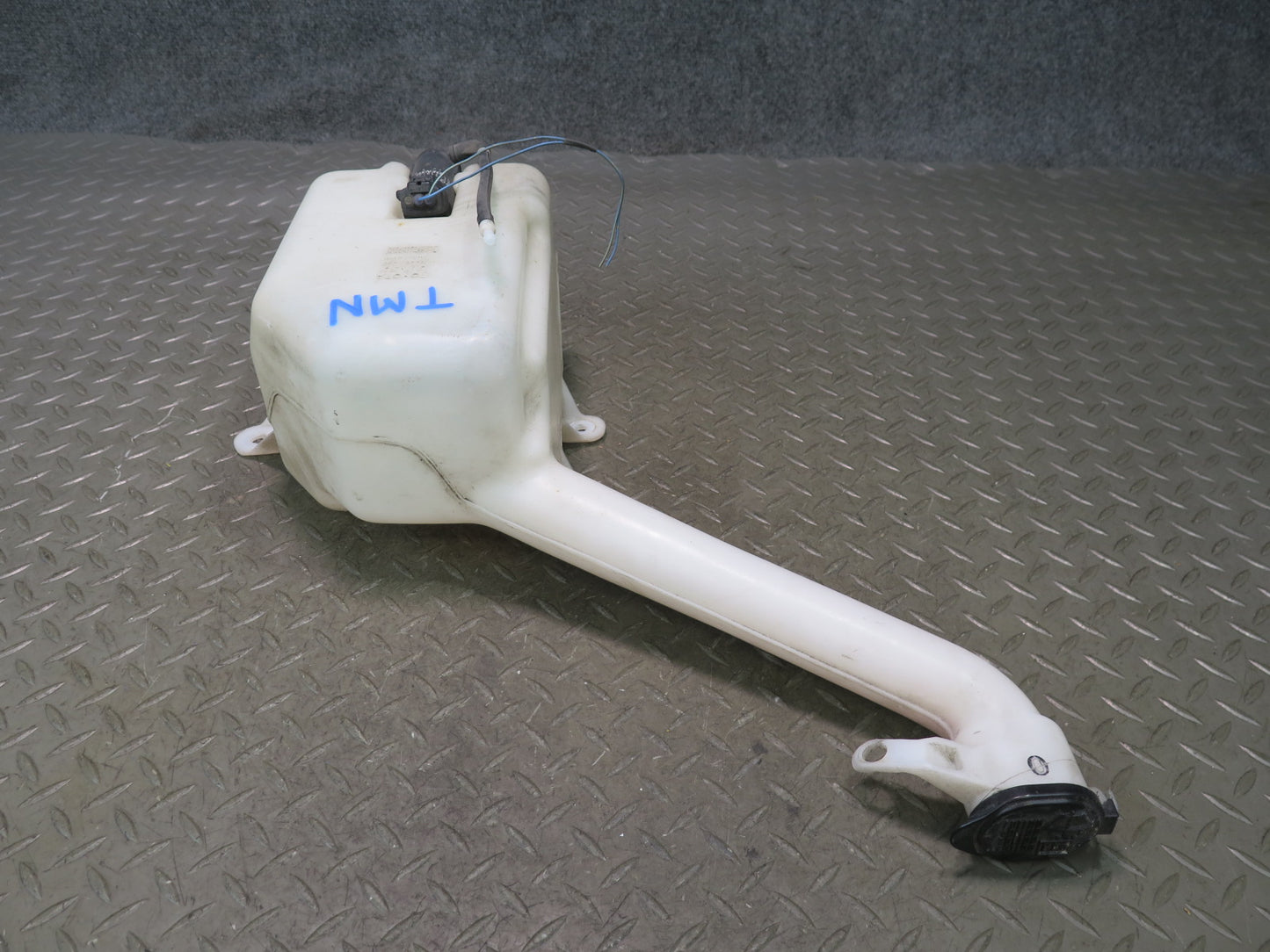 00-05 Toyota MR2 Spyder ZZW30L Windshield Washer Fluid Reservoir Tank w Pump OEM