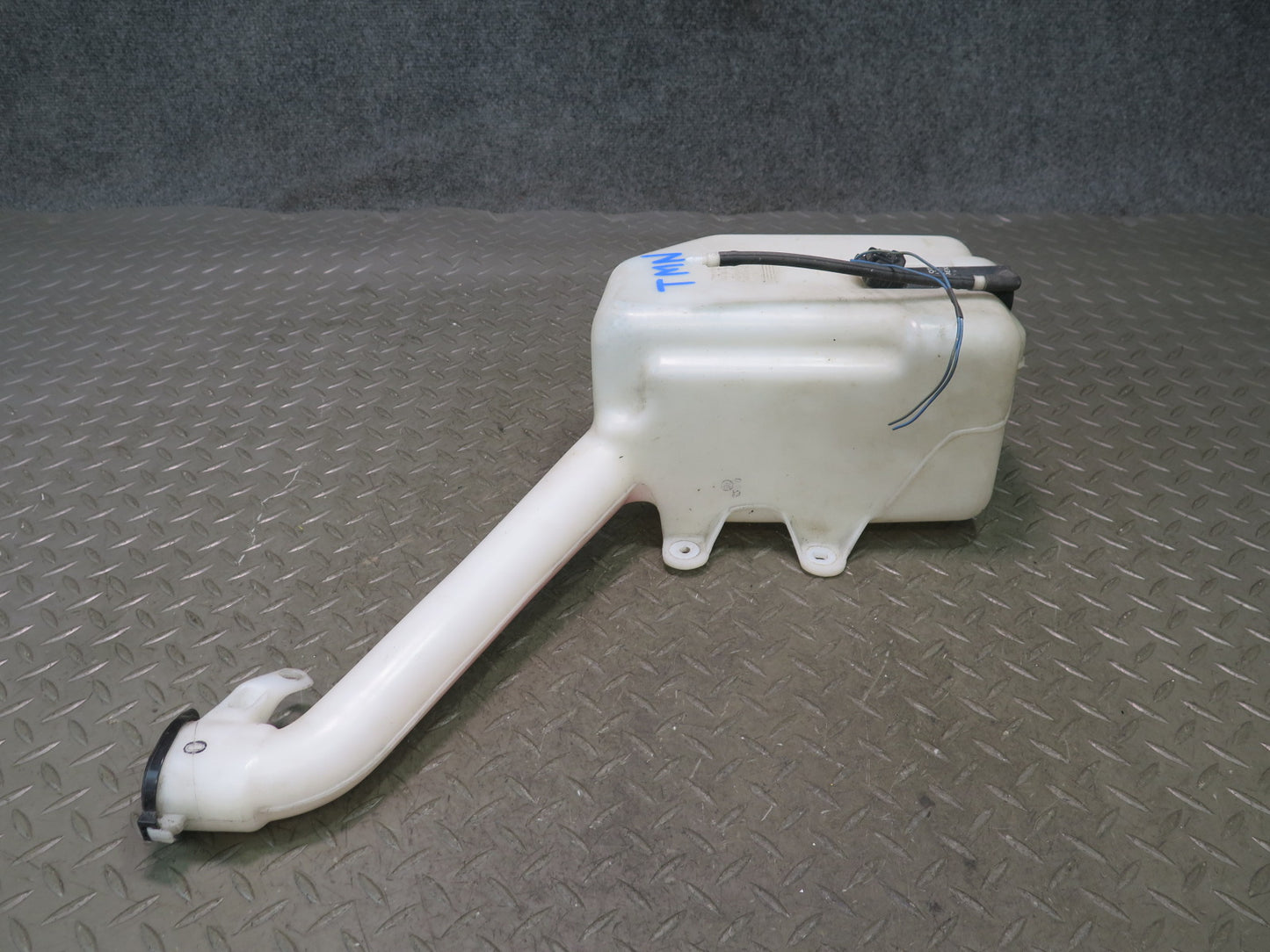 00-05 Toyota MR2 Spyder ZZW30L Windshield Washer Fluid Reservoir Tank w Pump OEM