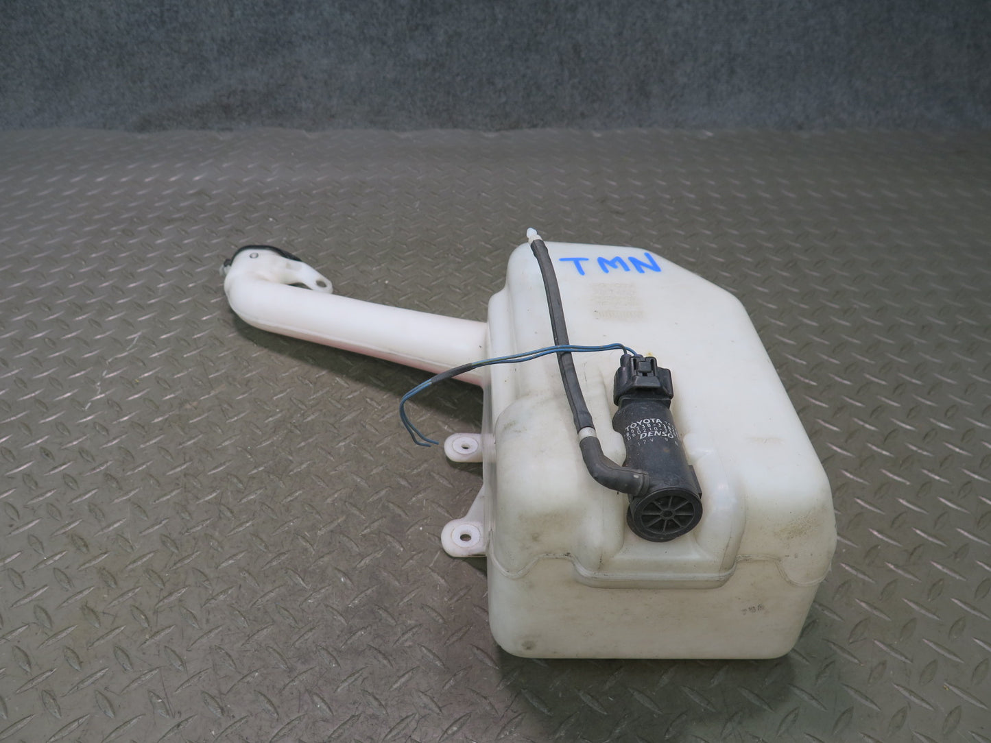 00-05 Toyota MR2 Spyder ZZW30L Windshield Washer Fluid Reservoir Tank w Pump OEM