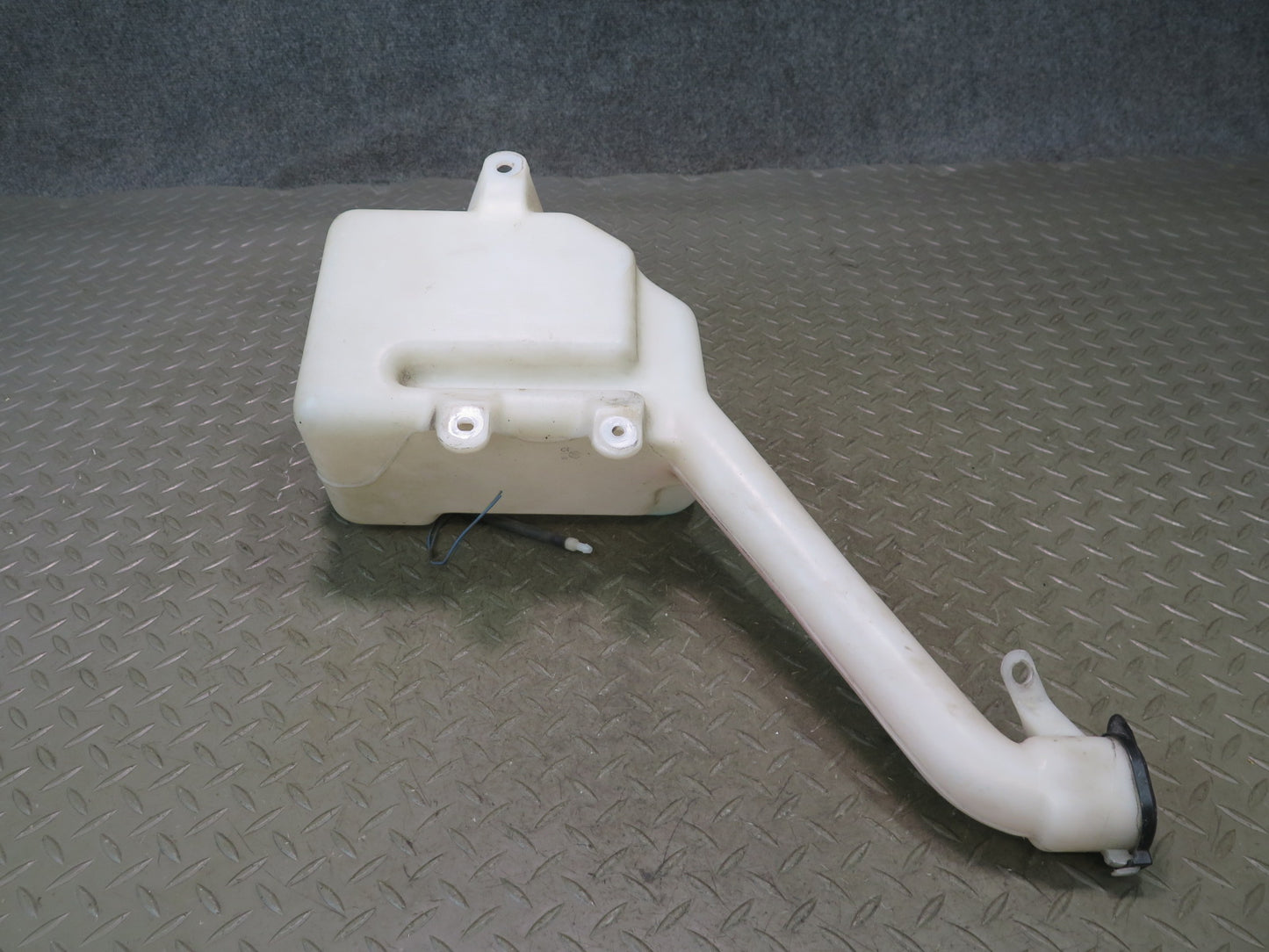 00-05 Toyota MR2 Spyder ZZW30L Windshield Washer Fluid Reservoir Tank w Pump OEM