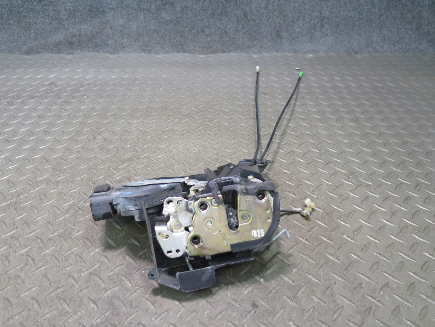 00-05 Toyota MR2 Spyder ZZW30L Right Door Lock Latch Actuator OEM