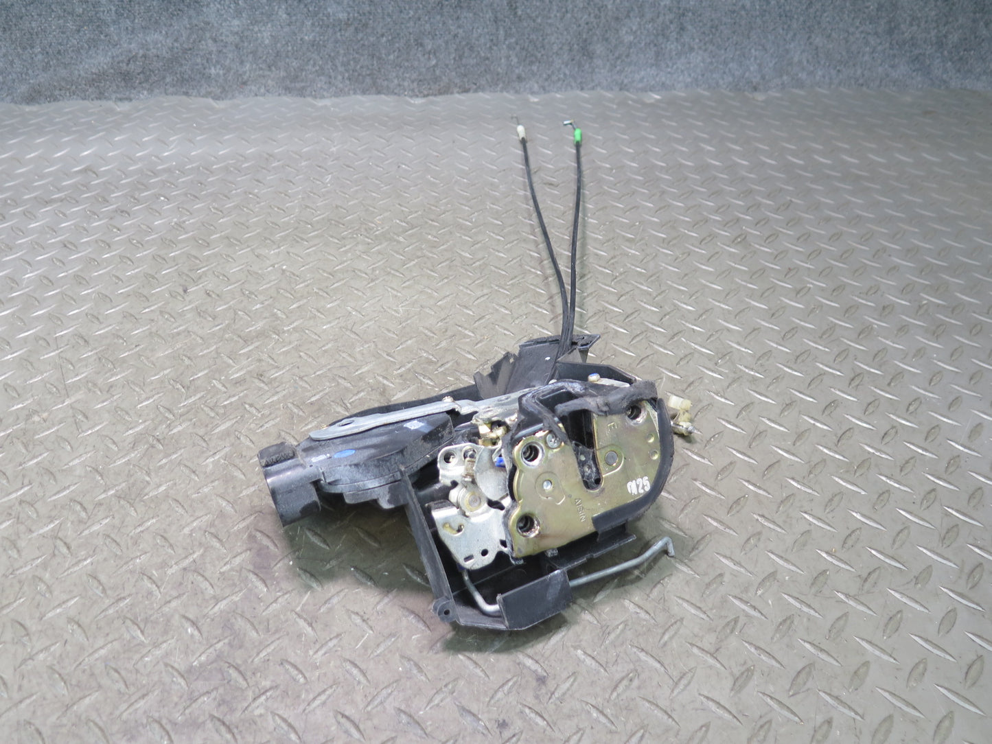 00-05 Toyota MR2 Spyder ZZW30L Right Door Lock Latch Actuator OEM