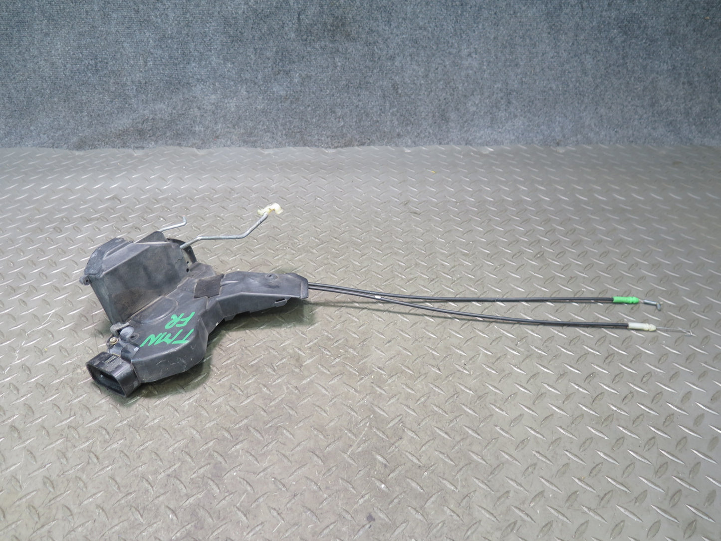 00-05 Toyota MR2 Spyder ZZW30L Right Door Lock Latch Actuator OEM