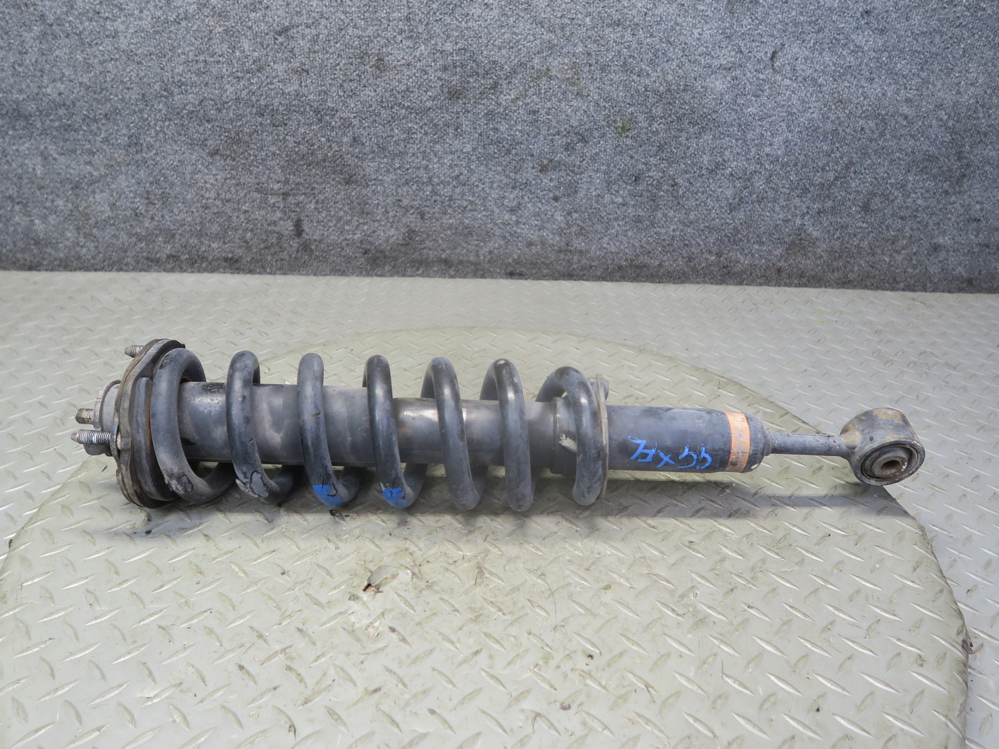 2010-2013 Lexus URJ150L GX460 AWD Front Left Right Strut Shock Absorber Set of 2