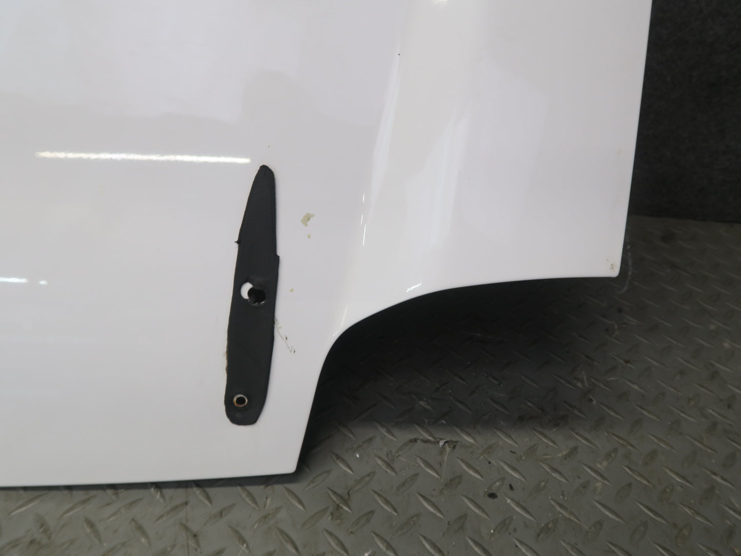 00-05 Toyota MR2 Spyder ZZW30L Rear Trunk Lid Engine Shell Panel Cover White OEM