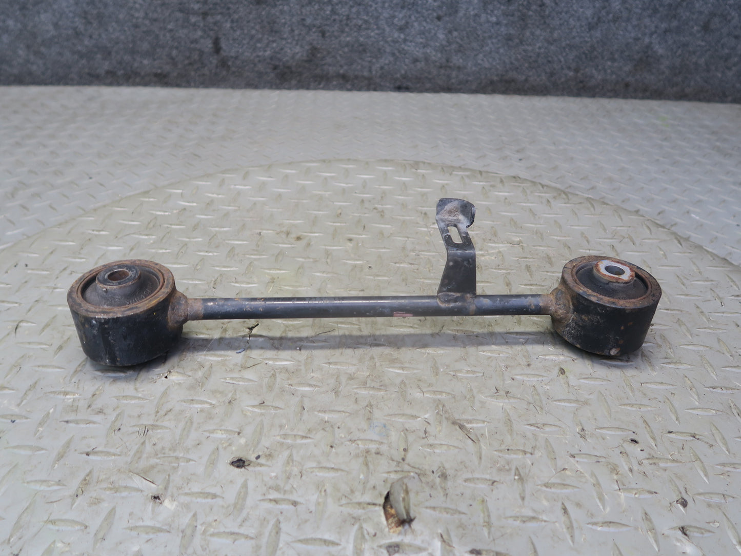 2010-2014 Lexus URJ150L GX460 Rear Left Suspension Upper Control Arm