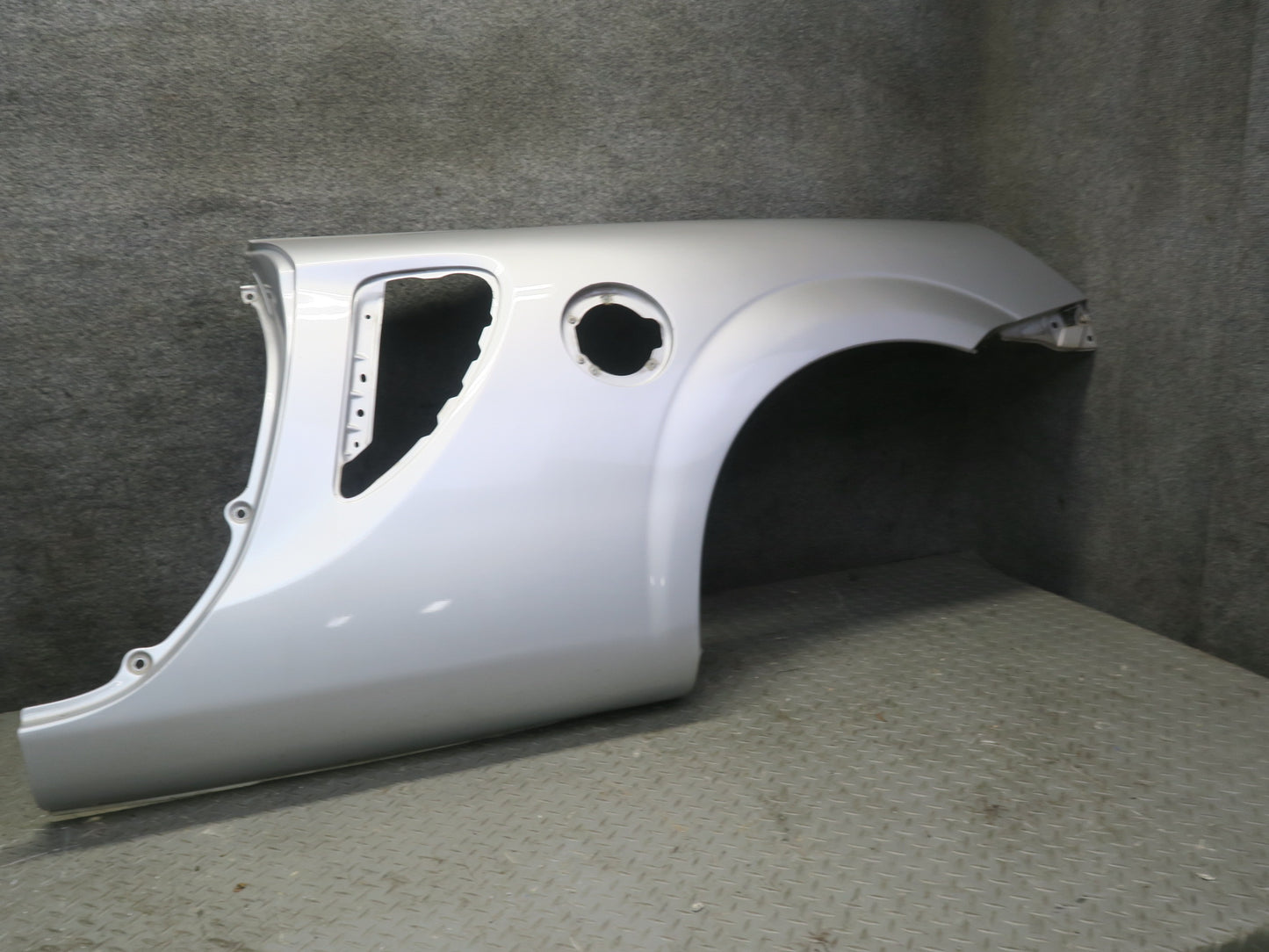 00-05 Toyota MR2 Spyder ZZW30L Rear Left Quarter Shell Cover Panel Silver OEM