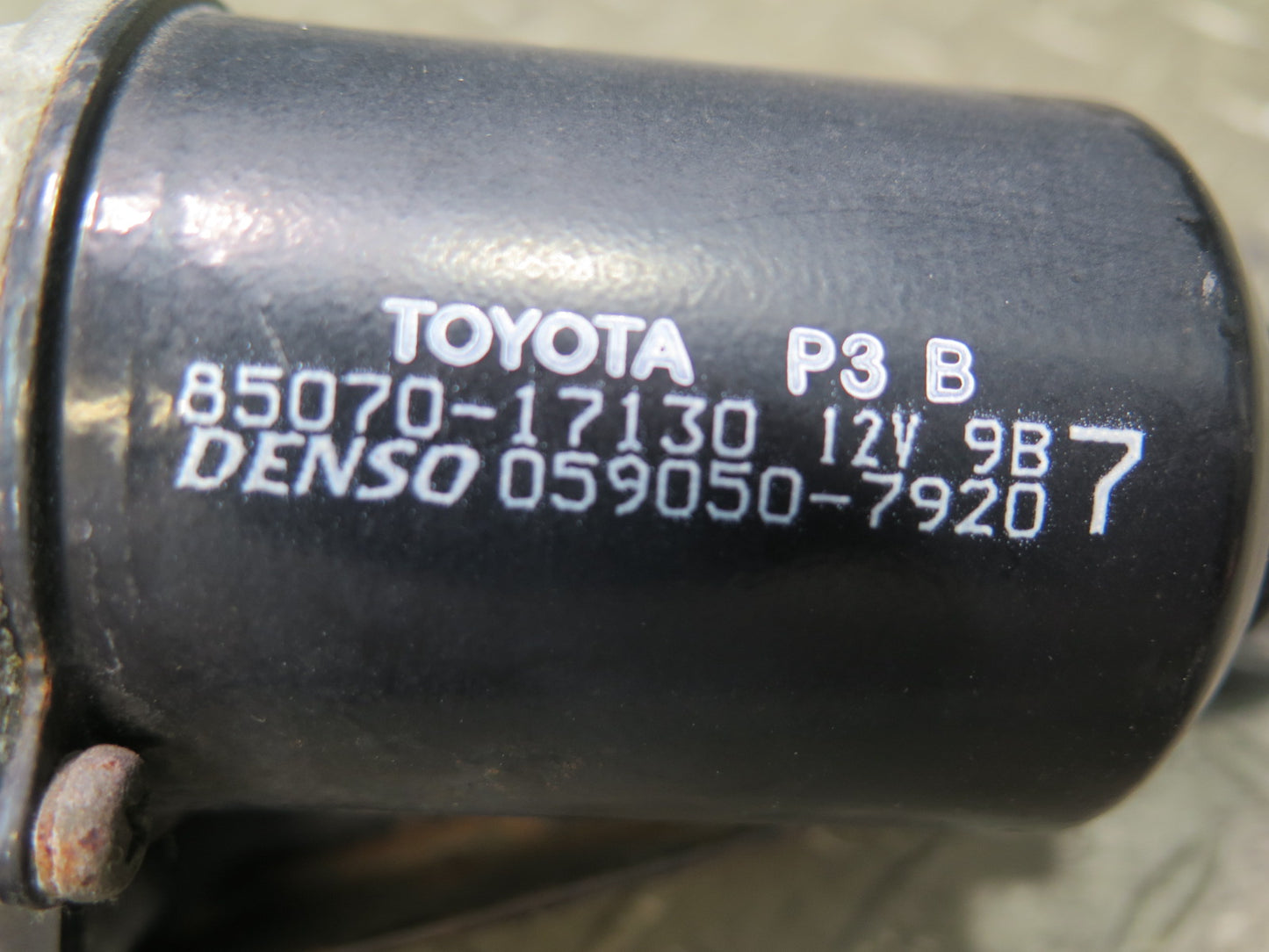 00-05 Toyota MR2 Spyder ZZW30L Windshield Wiper Transmission Linkage w Motor OEM