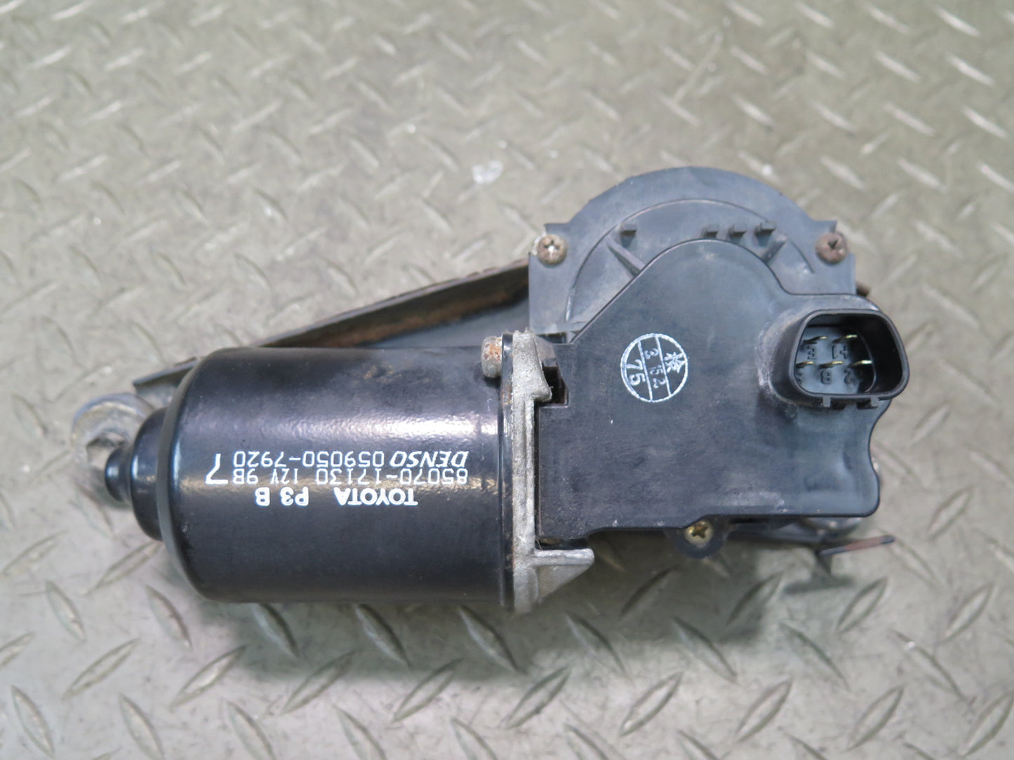 00-05 Toyota MR2 Spyder ZZW30L Windshield Wiper Transmission Linkage w Motor OEM