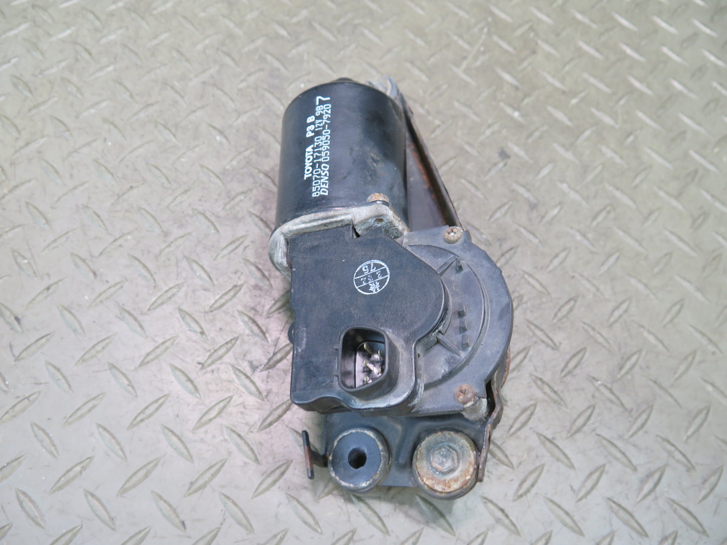 00-05 Toyota MR2 Spyder ZZW30L Windshield Wiper Transmission Linkage w Motor OEM