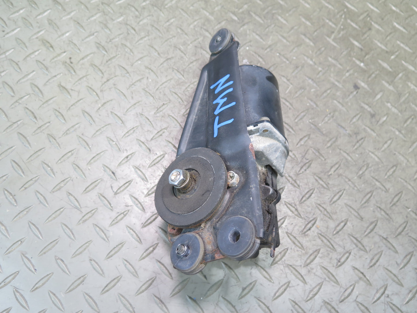 00-05 Toyota MR2 Spyder ZZW30L Windshield Wiper Transmission Linkage w Motor OEM