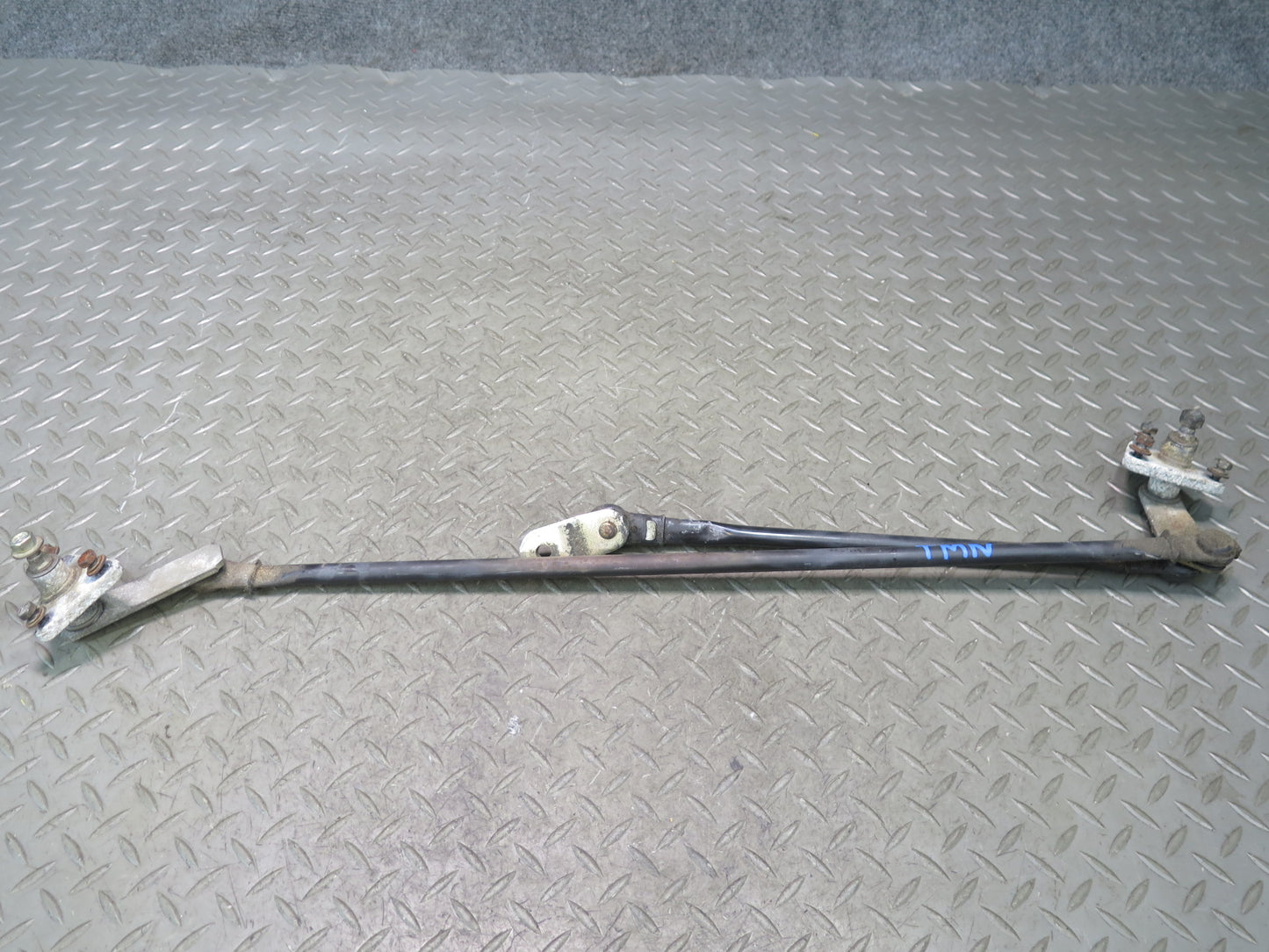 00-05 Toyota MR2 Spyder ZZW30L Windshield Wiper Transmission Linkage w Motor OEM