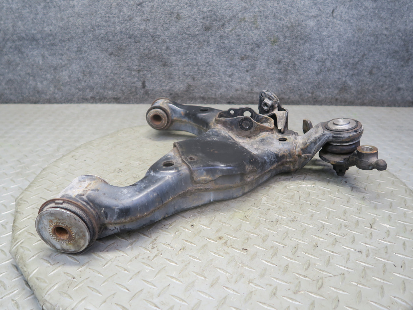 2010-2013 Lexus URJ150L GX460 AWD Front Right Side Suspension Lower Control Arm