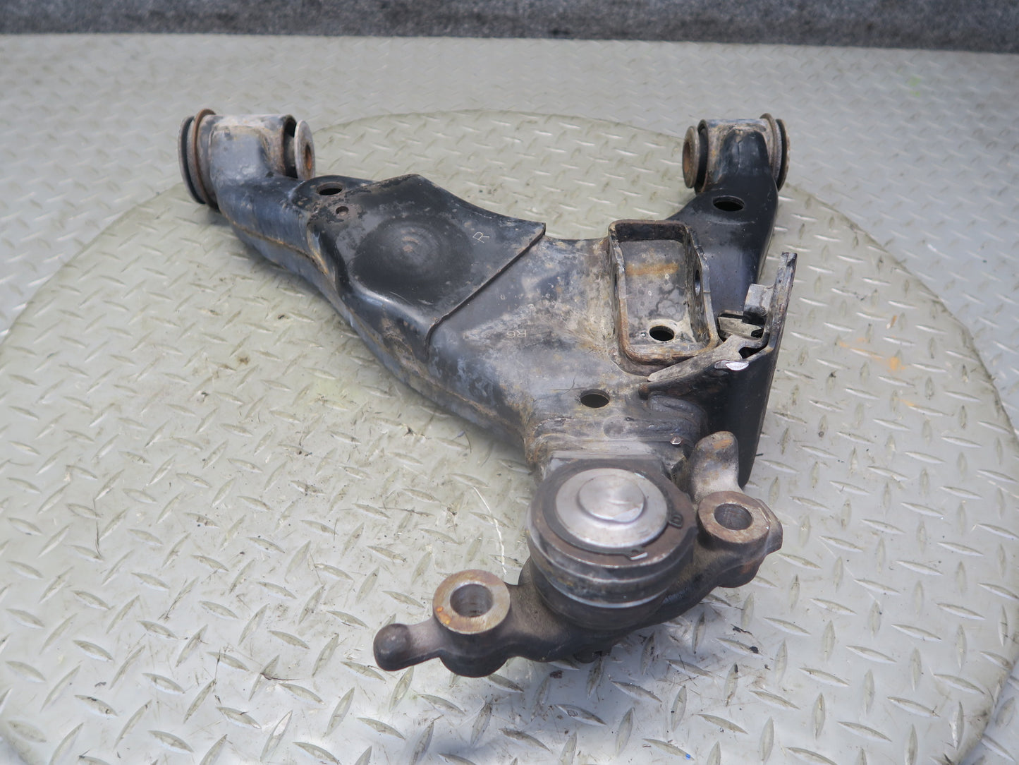 2010-2013 Lexus URJ150L GX460 AWD Front Right Side Suspension Lower Control Arm