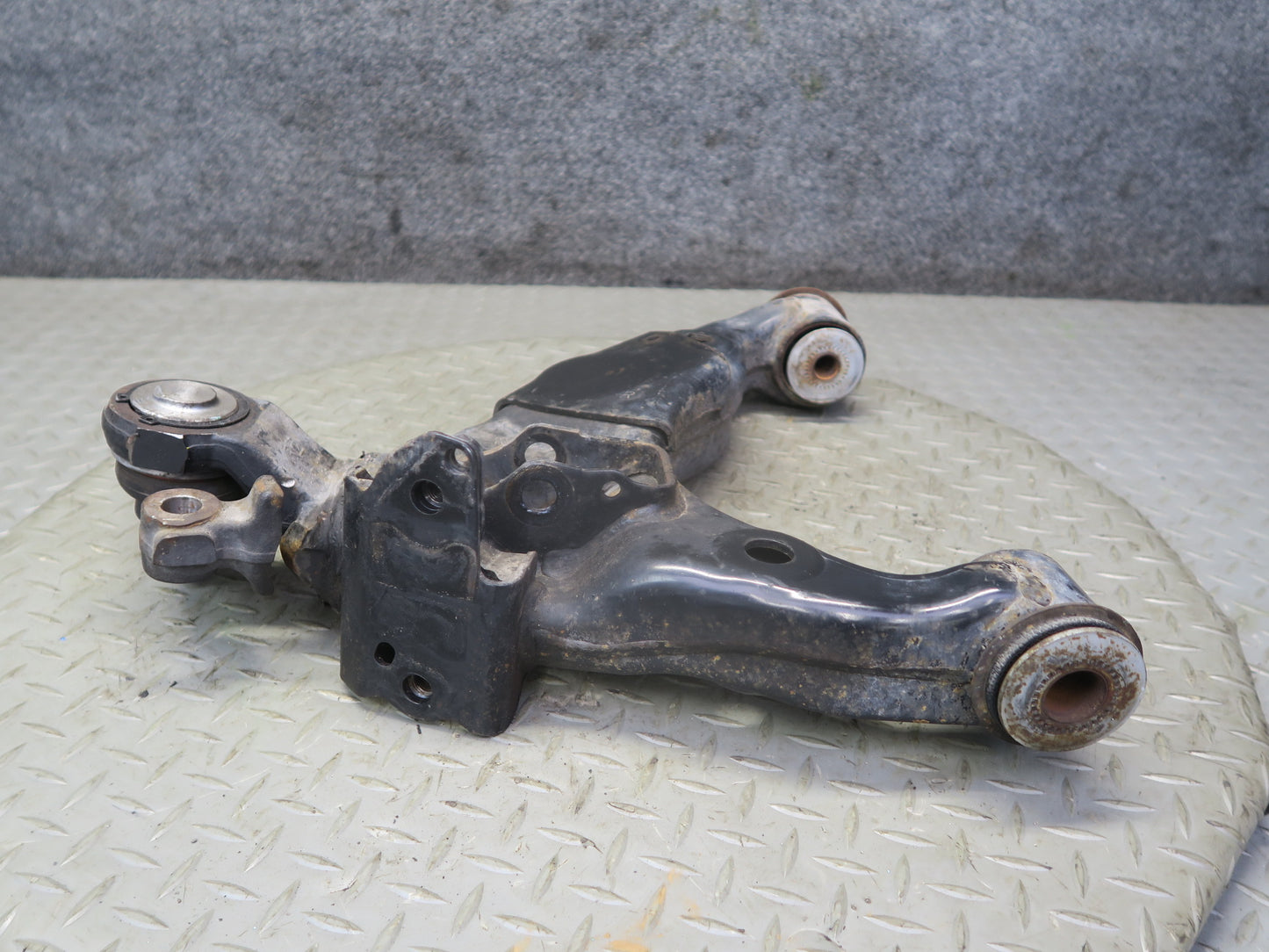 2010-2013 Lexus URJ150L GX460 AWD Front Right Side Suspension Lower Control Arm