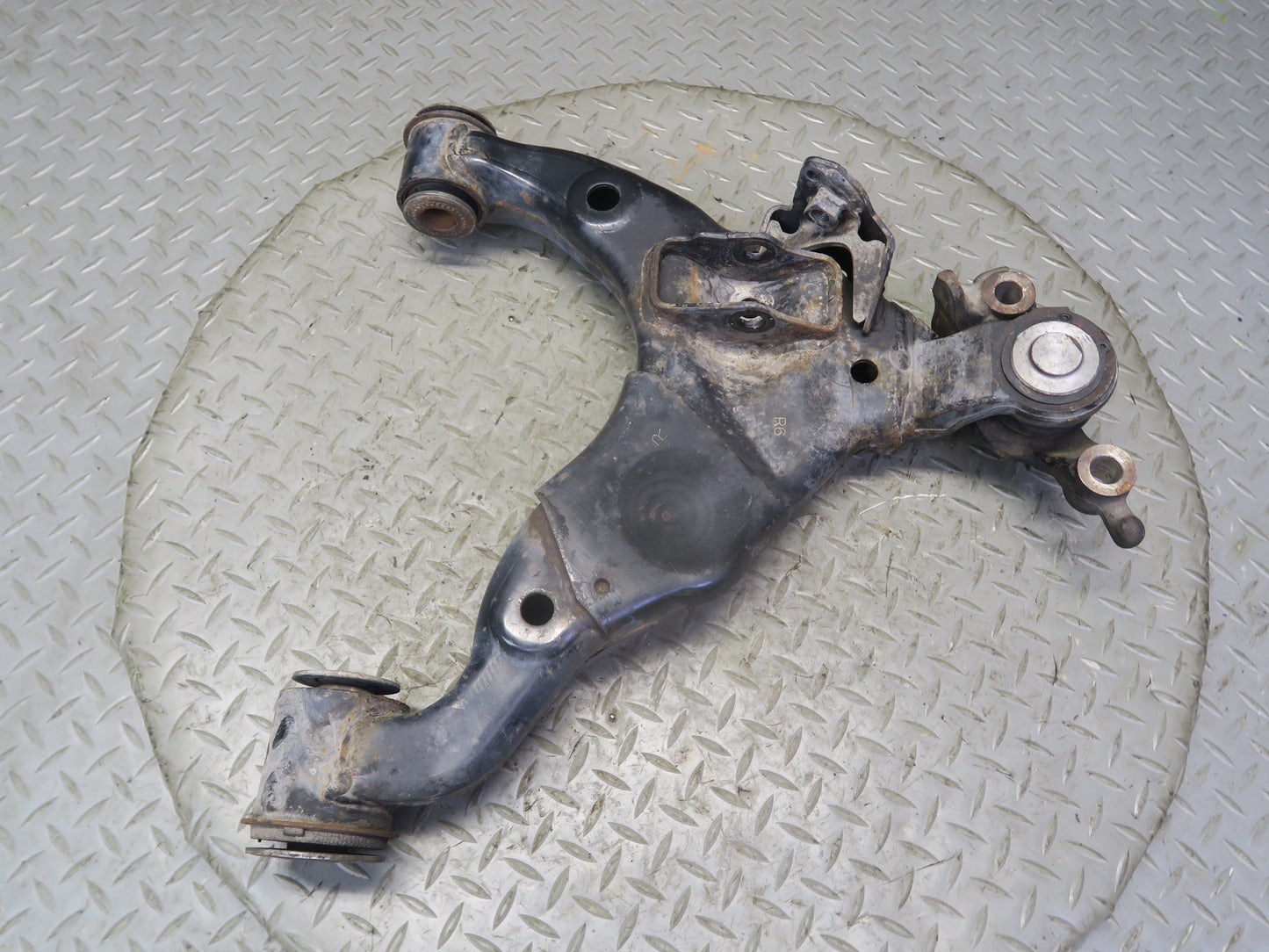 2010-2013 Lexus URJ150L GX460 AWD Front Right Side Suspension Lower Control Arm