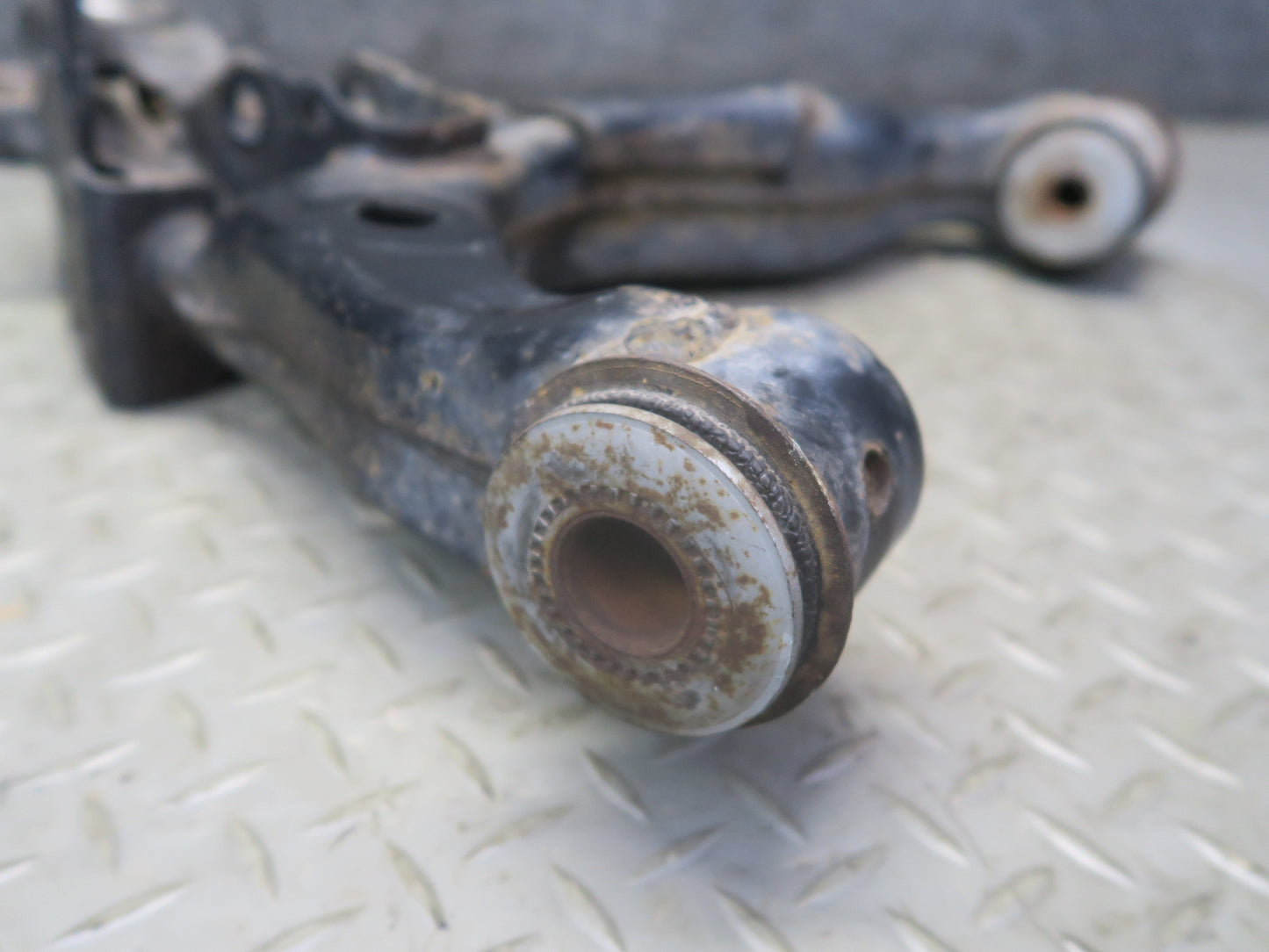 2010-2013 Lexus URJ150L GX460 AWD Front Right Side Suspension Lower Control Arm