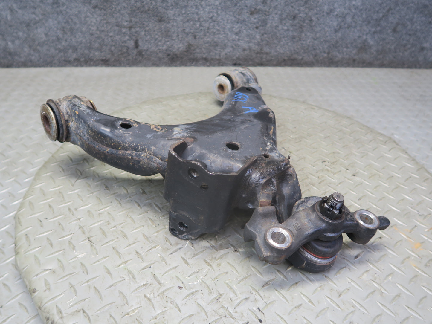 2010-2013 Lexus URJ150L GX460 AWD Front Right Side Suspension Lower Control Arm