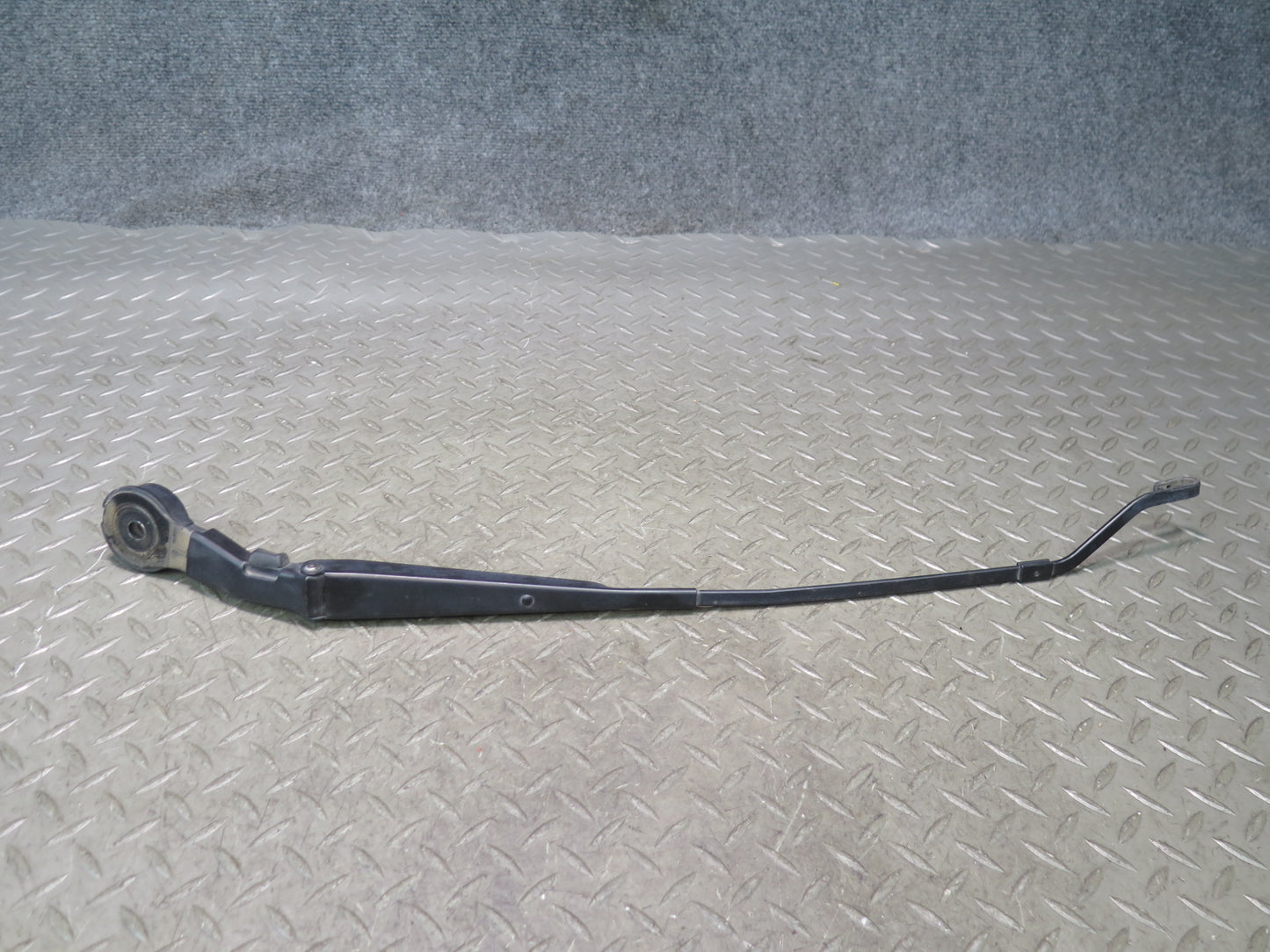 95-00 Toyota Celsior UCF20 RHD Front Left & Right Windshield Wiper Arm Set OEM