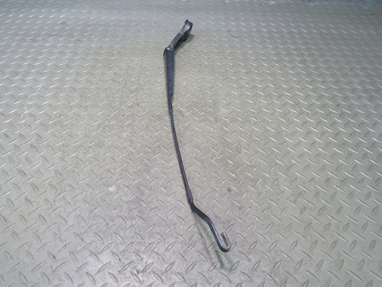 95-00 Toyota Celsior UCF20 RHD Front Left & Right Windshield Wiper Arm Set OEM