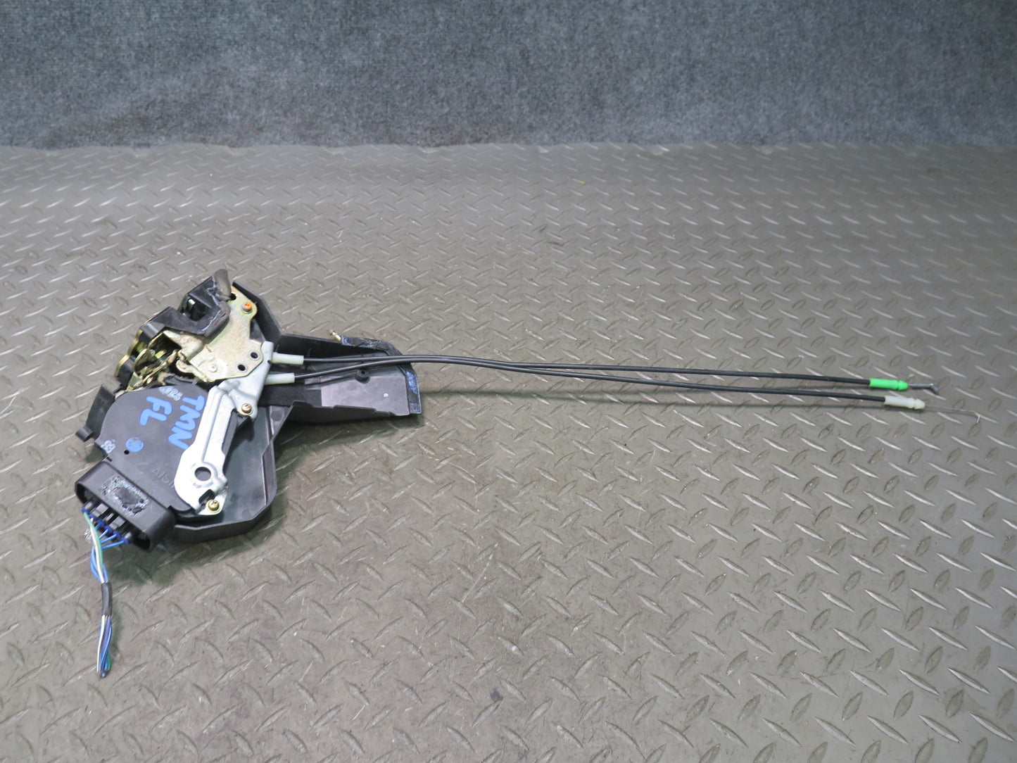00-05 Toyota MR2 Spyder ZZW30L Left Door Lock Latch Actuator OEM