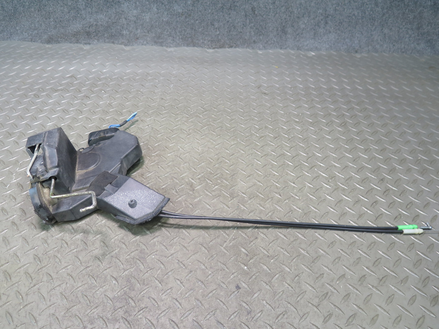 00-05 Toyota MR2 Spyder ZZW30L Left Door Lock Latch Actuator OEM
