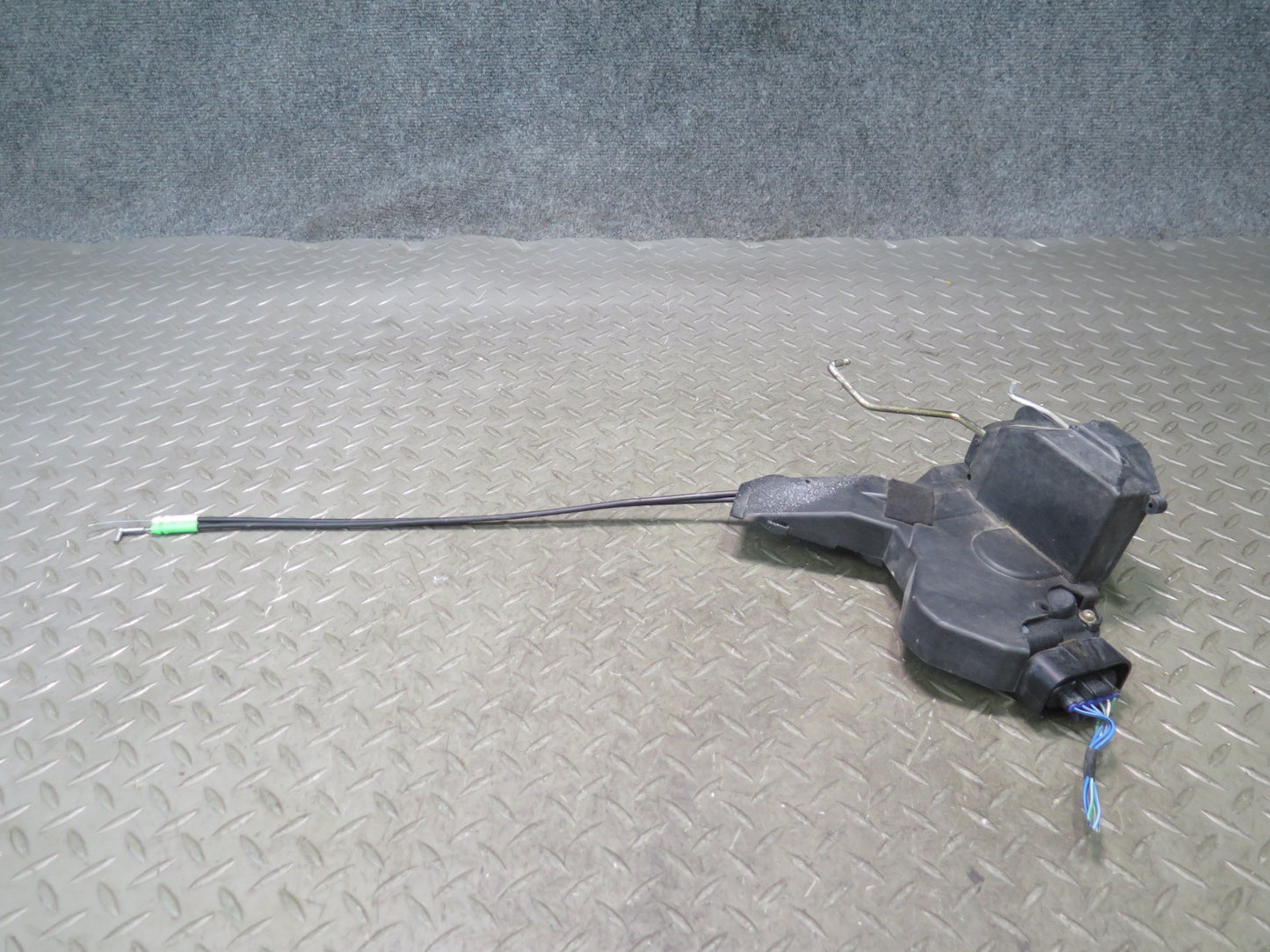 00-05 Toyota MR2 Spyder ZZW30L Left Door Lock Latch Actuator OEM