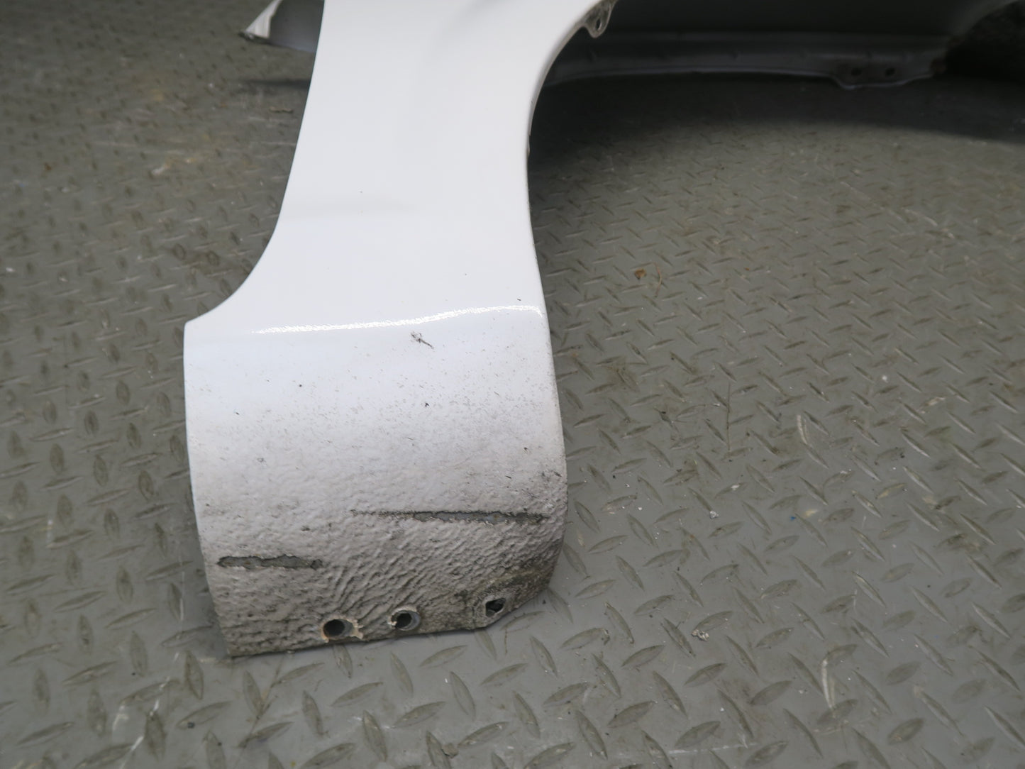 00-05 Toyota MR2 Spyder ZZW30L Front Right Fender Shell Panel Cover White OEM
