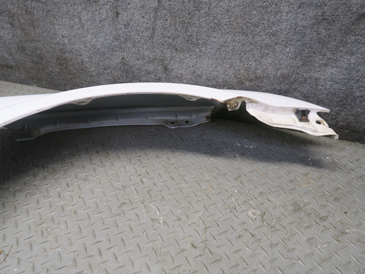 00-05 Toyota MR2 Spyder ZZW30L Front Right Fender Shell Panel Cover White OEM