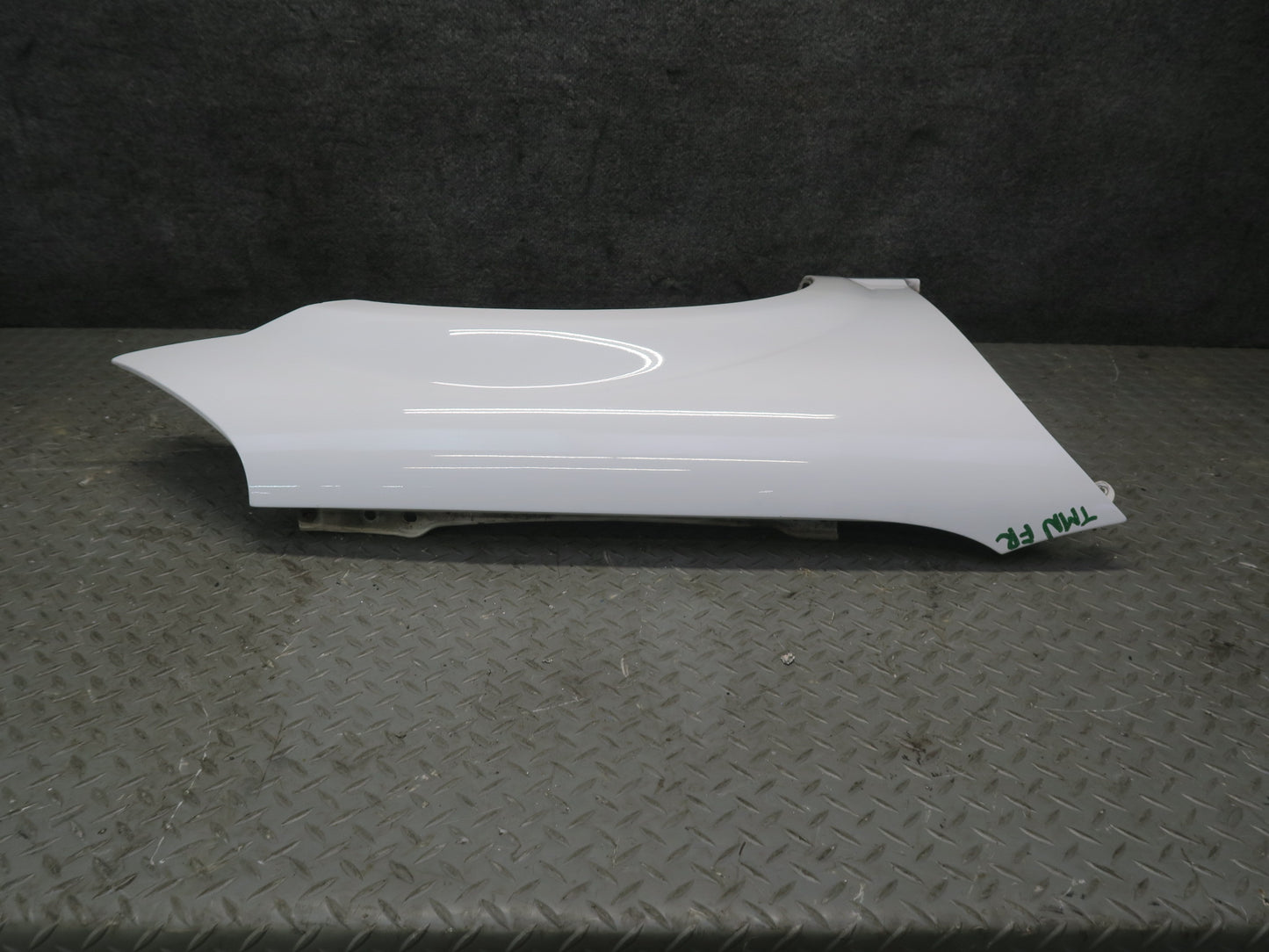 00-05 Toyota MR2 Spyder ZZW30L Front Right Fender Shell Panel Cover White OEM