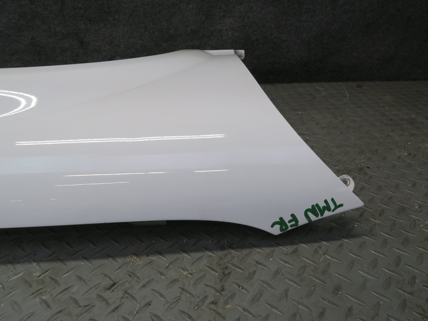 00-05 Toyota MR2 Spyder ZZW30L Front Right Fender Shell Panel Cover White OEM