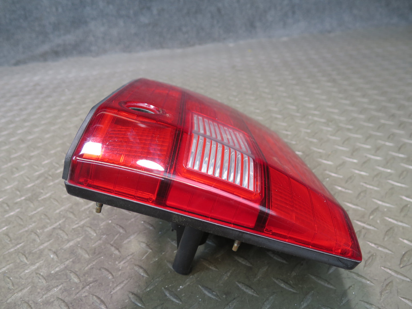 95-97 Toyota Celsior UCF20 RHD Rear Right Inner Tail Light Lamp OEM