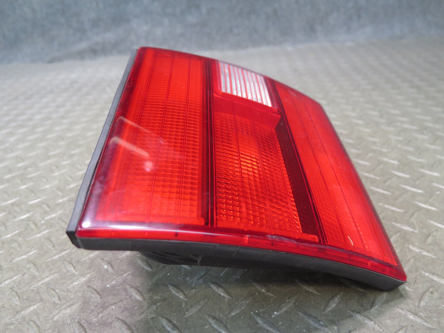 95-97 Toyota Celsior UCF20 RHD Rear Left Inner Tail Light Lamp 81498-50020 OEM