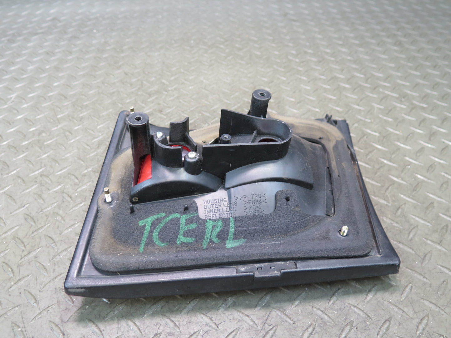 95-97 Toyota Celsior UCF20 RHD Rear Left Inner Tail Light Lamp 81498-50020 OEM
