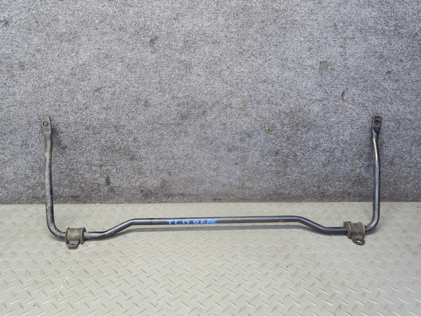 84-88 Toyota Cressida MX73 Sedan Rear Stabilizer Sway Bar 45K Miles OEM