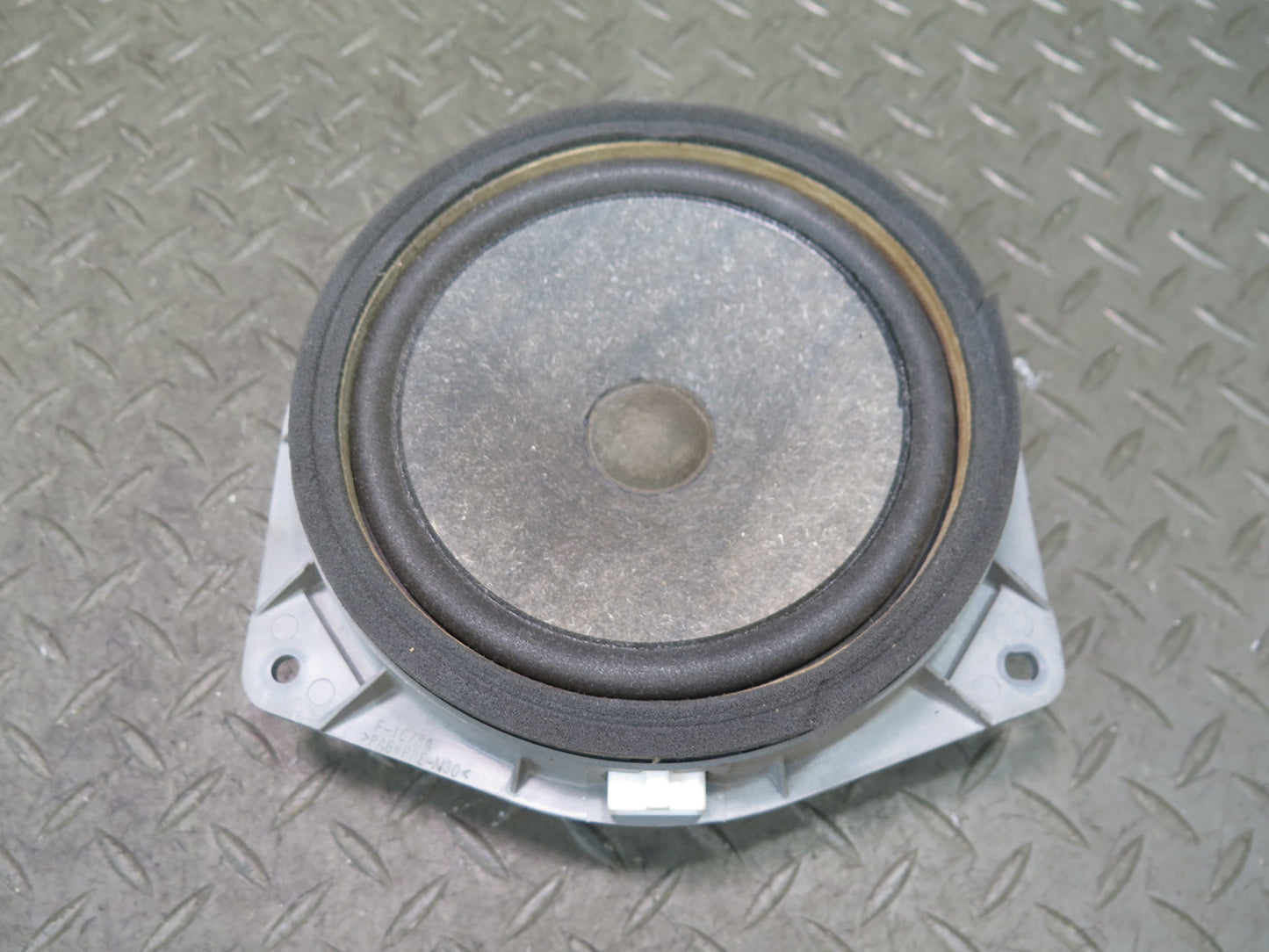 00-05 Toyota MR2 Spyder Set of 2 Left & Right Door Speaker 86160-22860 OEM