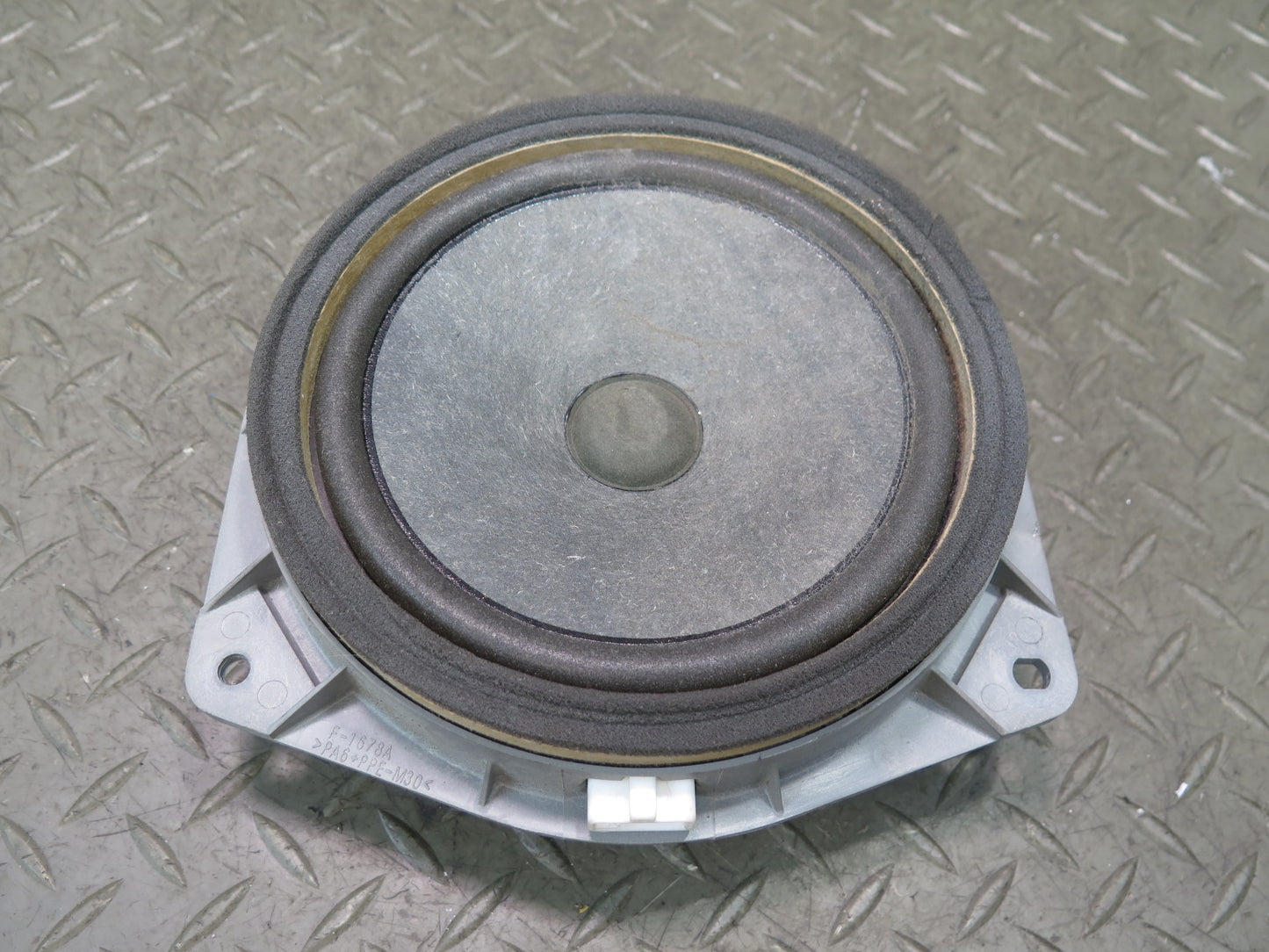 00-05 Toyota MR2 Spyder Set of 2 Left & Right Door Speaker 86160-22860 OEM