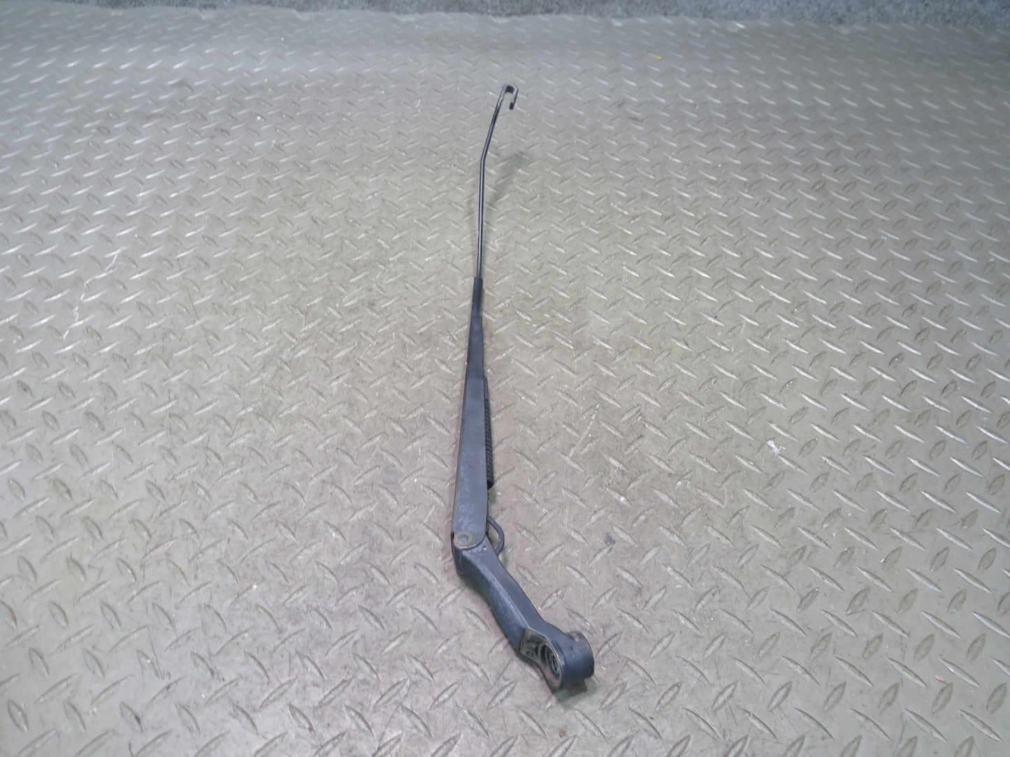 00-05 Toyota MR2 Spyder ZZW30L Set of 2 Front Left & Right Wiper Arm OEM