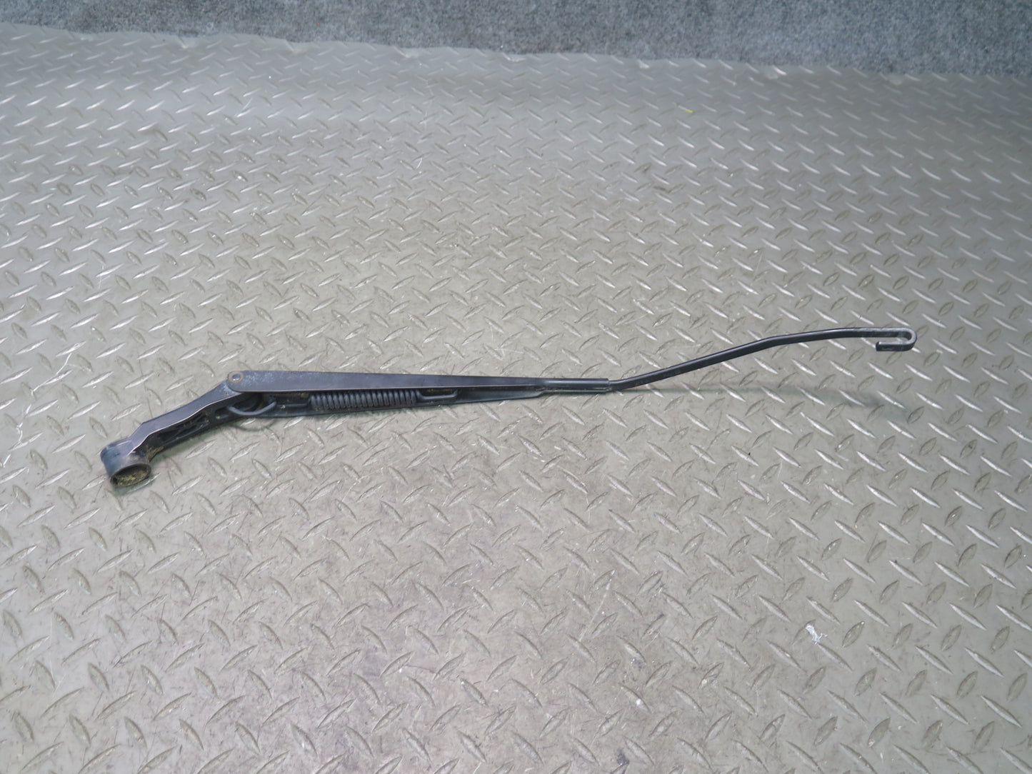 00-05 Toyota MR2 Spyder ZZW30L Set of 2 Front Left & Right Wiper Arm OEM