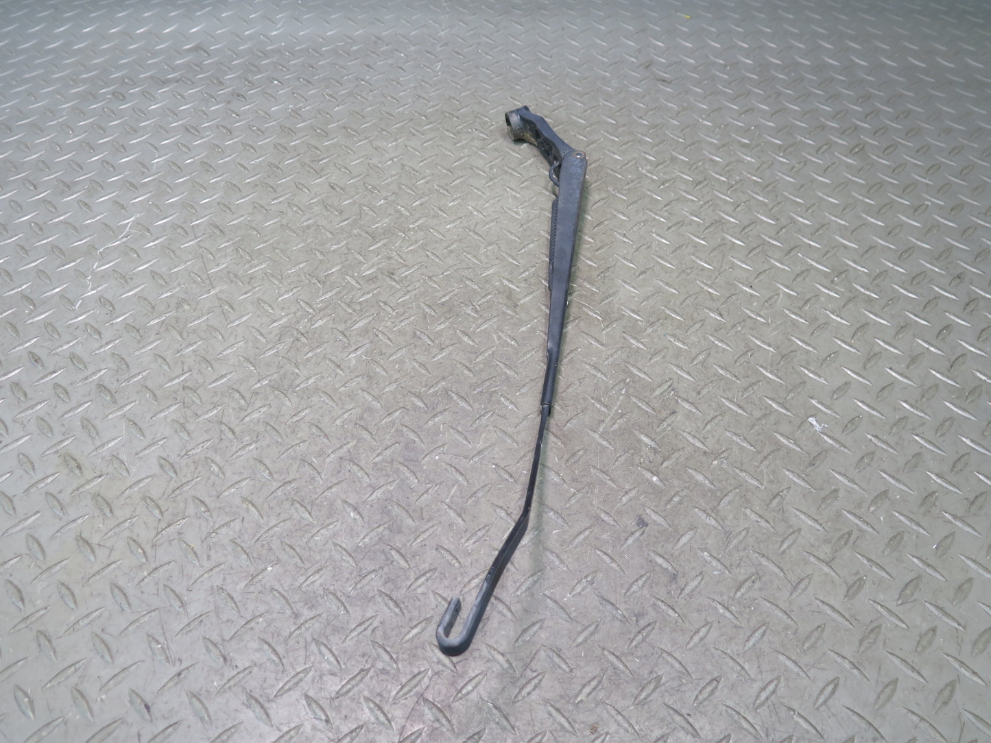 00-05 Toyota MR2 Spyder ZZW30L Set of 2 Front Left & Right Wiper Arm OEM
