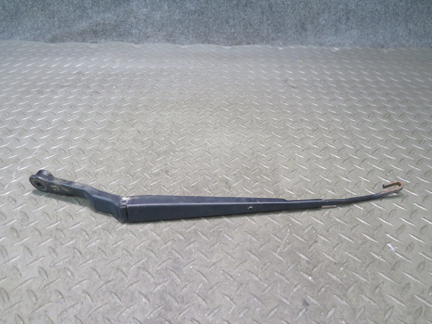 00-05 Toyota MR2 Spyder ZZW30L Set of 2 Front Left & Right Wiper Arm OEM