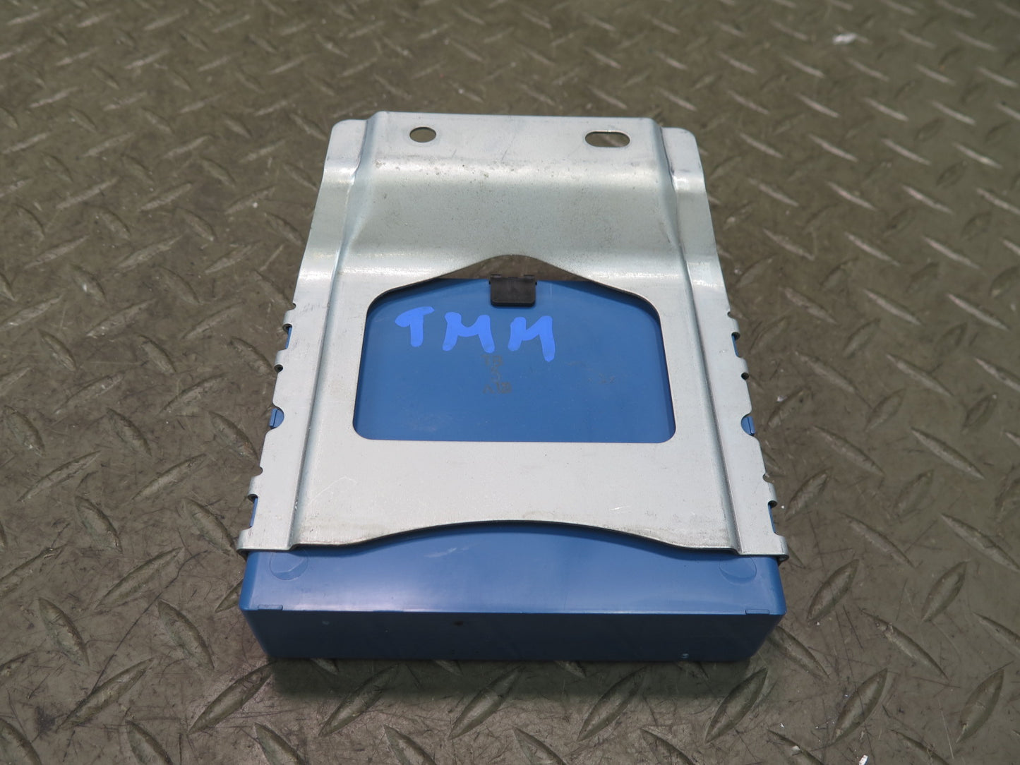 00-05 Toyota MR2 Spyder ZZW30L Multiplex Body Control Module 89221-17020 OEM