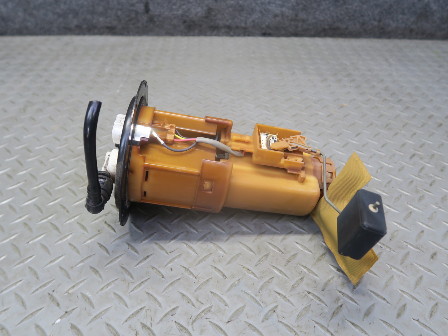 00-05 Toyota MR2 Spyder ZZW30L Fuel Pump Level Sensor Assembly OEM
